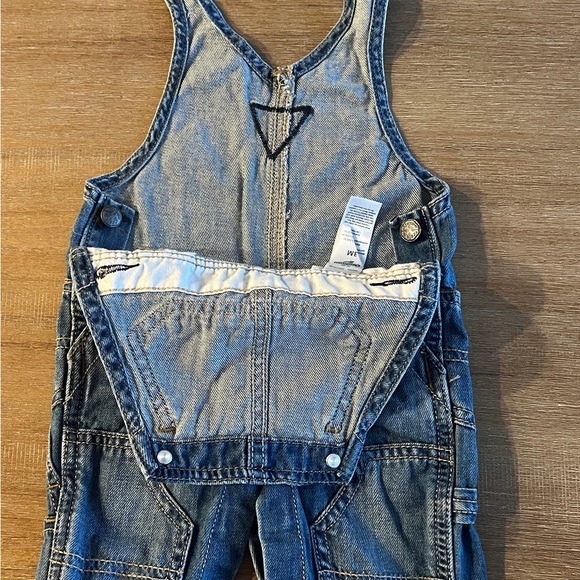 OSHKOSH | CARTER’S Boy 7-Piece Bundle | Preowned | 3 Months - Picture 14 of 16